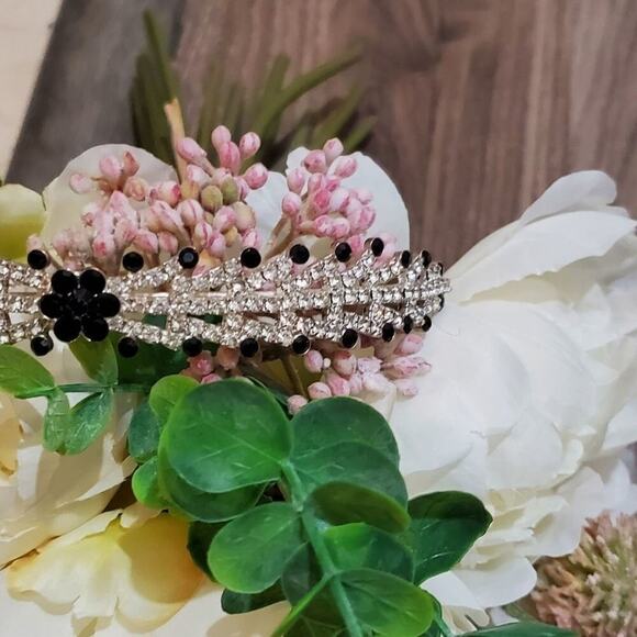 𝅺Jeweled crystal and black headband‎ - Picture 4 of 6